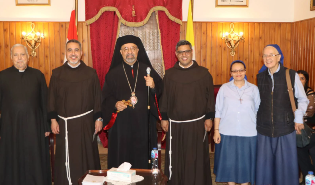 البطريرك الأنبا إبراهيم… يستقبل المهنئين بعيد القيامة بالمقر البطريركي