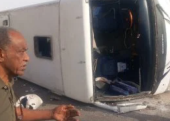 انقلاب أتوبيس يقل سودانيين… وإصابة 50 شخصاً في أسوان