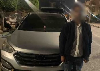 ضبط مرتكب واقعة  اعتلاء الجزيرة الوسطى “أعلى الرصيف” إلى الطريق البطىء “الخدمات” بمدينة 6 أكتوبر