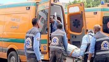 إصابة شخص صدمته سيارة أثناء عبوره الطريق فى الهرم