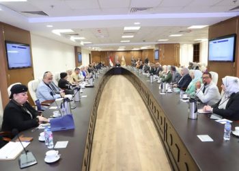 وزير العمل يفتتح ورشة عمل لمناقشة مشروع “الملف الوطنى للسلامة والصحة المهنية”