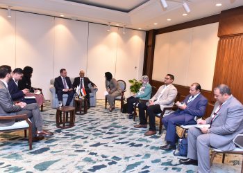 وزير العمل يلتقي وفدًا من مركز العمل للتعاون الإسلامي لبحث ملفات مشتركة