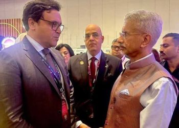 وزير الثقافة يلتقي وزيري الخارجية والإعلام الهنديين على هامش قمة الوسائط السمعية والبصرية والترفيهية “WAVES 2025”