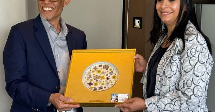 وزيرة التضامن الاجتماعي تلتقي وزير الأسرة والتنمية الاجتماعية بجمهورية سنغافورة