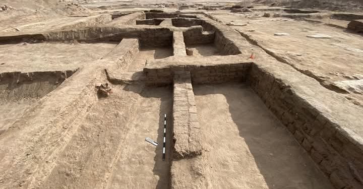 اكتشافات أثرية جديدة بسيناء ..⁠العثور على بقايا تحصينات عسكرية ووحدات سكنية للجنود وخندق يشير إلى إمكانية وجود قلعة أخري بالمنطقة