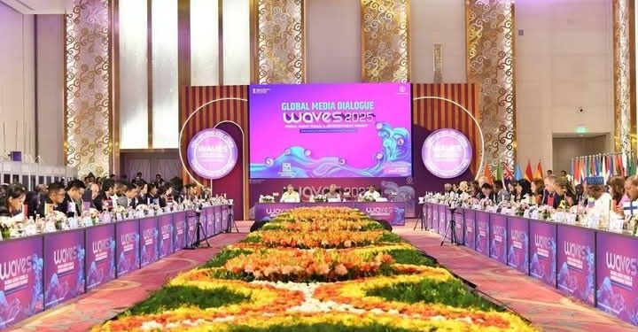 وزير الثقافة يشارك في صياغة “إعلان الحوار الإعلامي العالمي” ضمن قمة WAVES 2025 في مومباي
