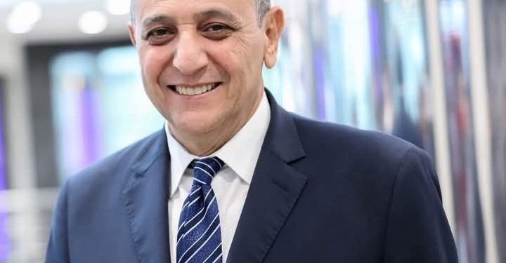 الغربية تتزين بالأخضر.. محافظ الغربية يتابع مبادرة زراعة 1000 شجرة وتجميل أسوار المدارس: “نبني بيئة محفزة ونُعلّم الأجيال حب الانتماء”