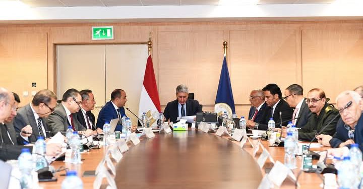 وزير السياحة والآثار يترأس اجتماع مجلس إدارة المجلس الأعلى للآثار 