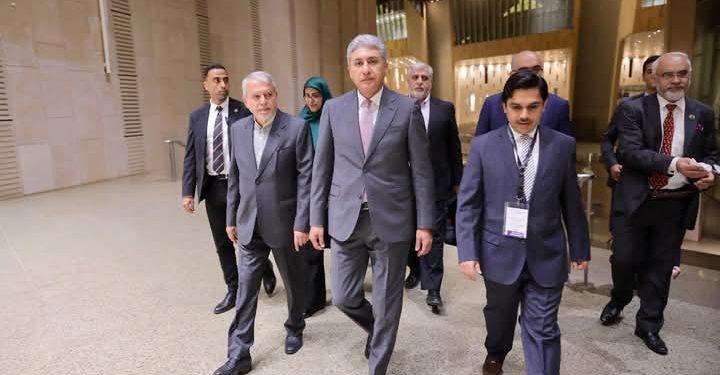 ⁠وزير السياحة والآثار يقيم مأدبة عشاء على شرف المشاركين في الاجتماع الوزاري الرابع لوزراء السياحة للدول الأعضاء بمنظمة الـ D-8 بالمتحف المصري الكبير