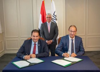 باستثمارات قدرها 1.7 مليون دولار ..  رئيس اقتصادية قناة السويس يشهد توقيع مشروع لإنتاج مواد التعبئة والتغليف مع المطور الصناعي “شركة التنمية الرئيسية” 