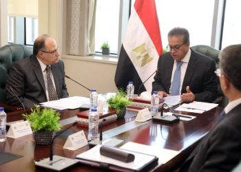 نائب رئيس مجلس الوزراء وزير الصحة يعقد اجتماعًا لمناقشة الموارد المالية لصندوق مواجهة الطوارئ الطبية والأمراض الوراثية والنادرة