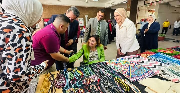 المشرف على “القومي للأشخاص ذوي الإعاقة” تزور كلية دار العلوم في جامعة القاهرة وتتفقد الخدمات المقدمة بها