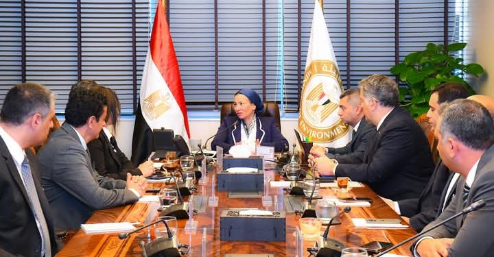 وزيرة البيئة تلتقي مجلس إدارة الجمعية المصرية لشباب الأعمال لبحث فرص الاستثمار في المجال البيئي وتعزيز الشراكة مع القطاع الخاص