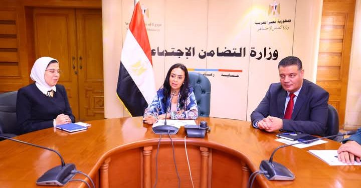 وزيرة التضامن الاجتماعي تلتقي أعضاء البعثة الإشرافية لحج الجمعيات الأهلية بالوزارة