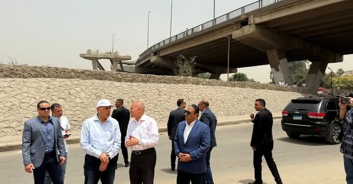 رئيس الوزراء يتابع سير الأعمال بمحيط منطقة السيدة عائشة