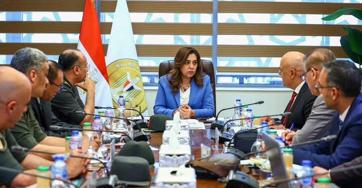 وزيرة التنمية المحلية تتابع الموقف التنفيذي لملفات التصالح على مخالفات البناء وتراخيص البناء بالمحافظات