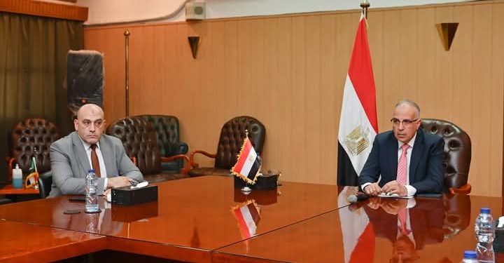 وزير الري يبحث آخر مستجدات إنشاء “مدارس فنية مهنية لتكنولوجيا الري” والرؤية المستقبلية للتوسع في مبادرة الاستفادة من نبات ورد النيل بشكل عملي واقتصادي