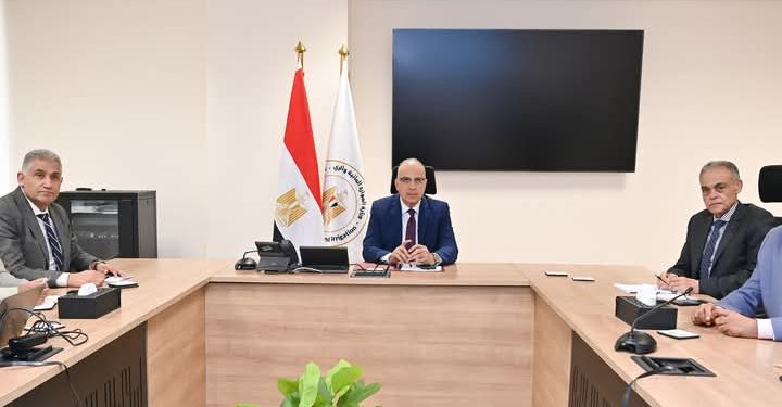 وزير الري يناقش مقترح “مشروع إعادة تأهيل نظام الرى في وادى النقرة لمواجهة التغيرات المناخية” بالتعاون مع صندوق المناخ الأخضر