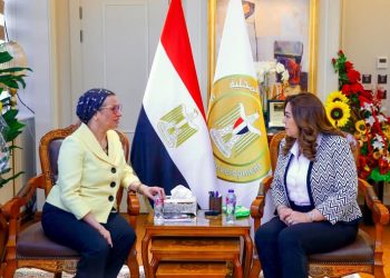 وزيرتا التنمية المحلية والبيئة تتابعان عمل منظومة المخلفات الصلبة بالمحافظات ومشروع تطهير مصرف كيتشنر والتعاون في تيسيرات الموافقات البيئية فى ملف تراخيص المحال العامة