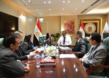 نائب رئيس مجلس الوزراء وزير الصحة يناقش مع وزيرة التضامن الاجتماعي خطوات تنفيذ تكليفات السيد الرئيس عبدالفتاح السيسي بزيادة عدد فصول الحضانات ورياض الأطفال