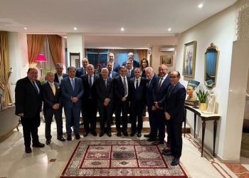 لقاء وزير الخارجية والهجرة مع مجموعة من كبار رجال الأعمال ورؤساء البنوك المغربية