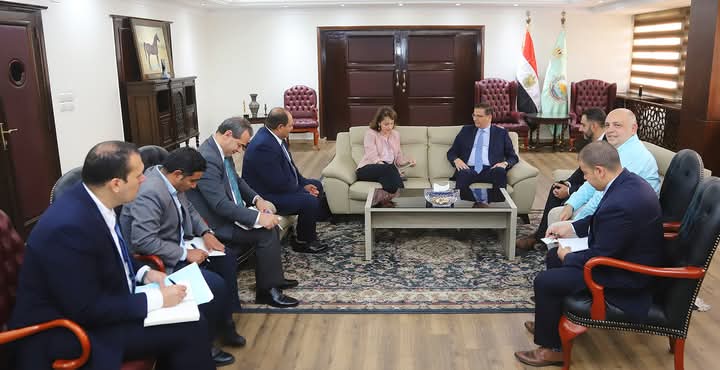 وزير الزراعة يبحث مع سفيرة رومانيا بالقاهرة تعزيز التعاون المشترك في مجال الاستثمار الزراعي