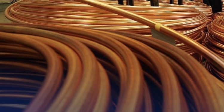 النحاس يرتفع إلى 9212 دولاراً مع تراجع التوترات التجارية