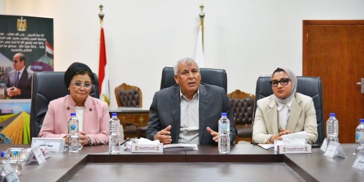 الصحة تشيد بجهود الوادي الجديد في تنفيذ خطة تحسين الخصائص السكانية