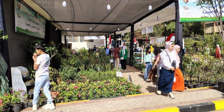 إقبال جماهيري كبير على معرض زهور الربيع بالمتحف الزراعي في أجازة عيد العمال