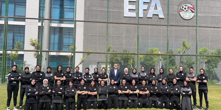 اختبارات فيديو ومحاضرات تثقيفية فى معسكر اليوم الواحد لمحكمات الكرة النسائية