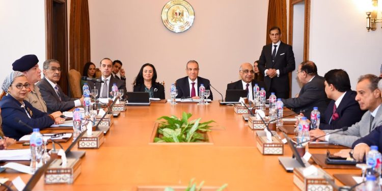 وزير الخارجية والهجرة يترأس حوار اللجنة العليا الدائمة لحقوق الإنسان