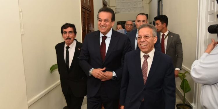 نائب رئيس مجلس الوزراء وزير الصحة: الدولة المصرية تضع الملف الصحي بجميع ركائزه على رأس أولوياتها