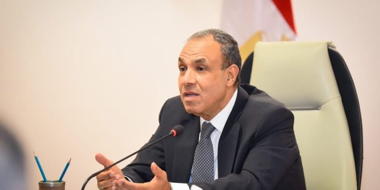 وزير الخارجية والهجرة يلتقي بقيادات وأعضاء السلك الدبلوماسي والقنصلي