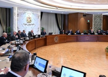 رئيس الوزراء يترأس اجتماع المجلس الأعلى لصناعة السيارات