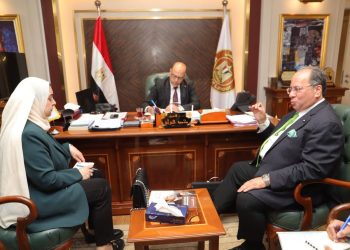 وزير العمل يلتقي وفدًا من شركة “إيلو للإستشارات والخدمات المتكاملة”