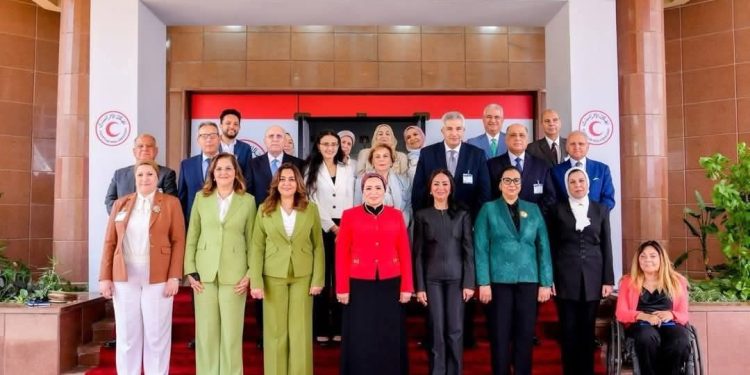 تُهنئ السيدة انتصار السيسي حرم فخامة رئيس الجمهورية لتوليها منصب الرئيسة الشرفية للهلال الأحمر المصري