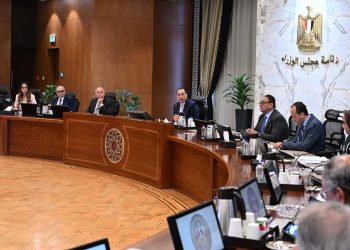 مدبولى: الحكومة حريصة على الاستماع لمختلف الآراء بشأن التصور الخاص ببرنامج رد الأعباء التصديرية الجديد