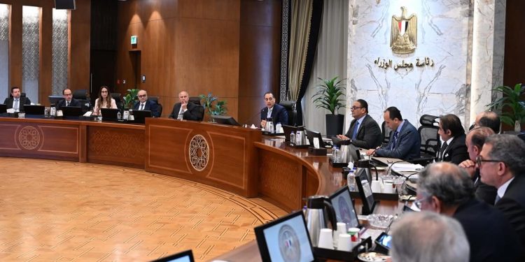 مدبولى: الحكومة حريصة على الاستماع لمختلف الآراء بشأن التصور الخاص ببرنامج رد الأعباء التصديرية الجديد