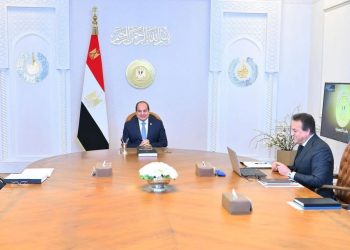 السيسي يجتمع مع رئيس مجلس الوزراء ووزير الصحة