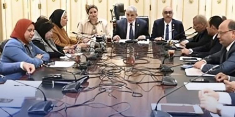 700 جنيه زيادة في الحافز الإضافي للعاملين بالدولة اعتباراً من 1 يوليو