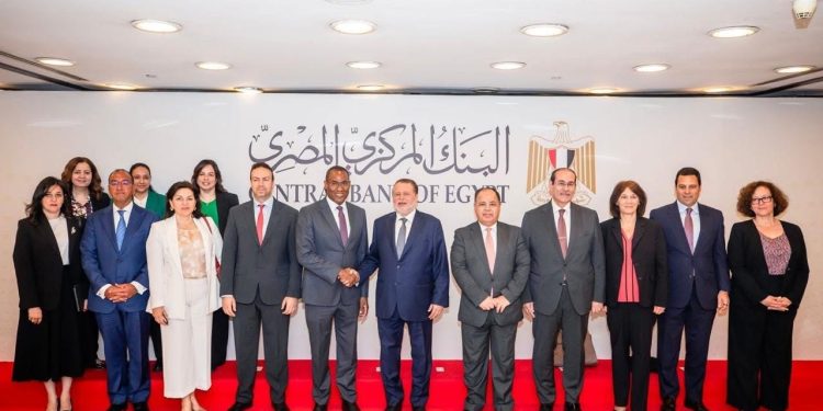 محافظ البنك المركزي المصري يستقبل نائب المدير العام لصندوق النقد الدولي والوفد المرافق له