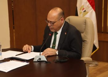 وزير العمل يعتمد صرف مليون و 594 ألف جنيه رعاية اجتماعية وصحية  لـ 1098 عاملًا غير منتظم خلال شهر مايو الجاري