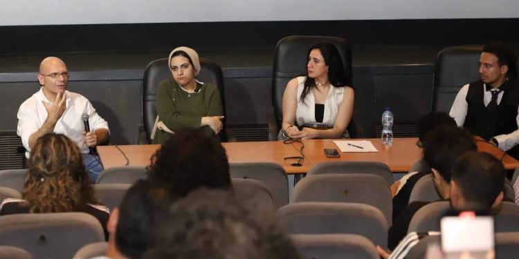 إقبال جماهيري على عروض نادي سينما المرأة بسينما الهناجر