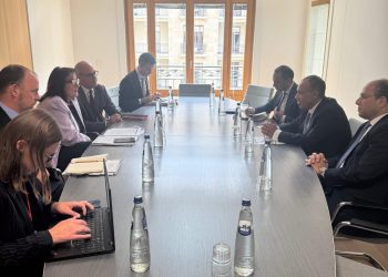 وزير الخارجية والهجرة يلتقى مع المفوضة الأوروبية للمتوسط على هامش الاجتماع الوزاري الإفريقى الأوروبى