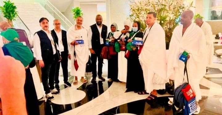 وزارة السياحة والآثار تواصل جهودها لضمان تقديم تجربة حج ميسّرة وآمنة ومتميزة لحجاج السياحة