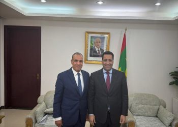 لقاء بين وزير الخارجية والهجرة والوزير الأول الموريتاني في نواكشوط