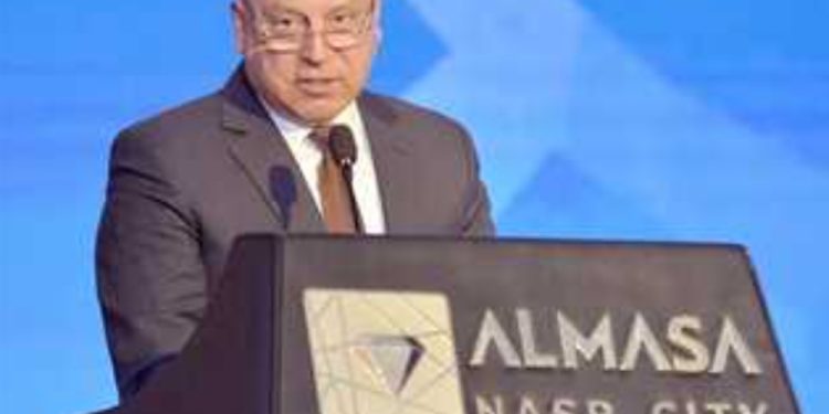 كامل الوزير ينفي إغلاق مصانع “بلبن” ويكشف تفاصيل حل الأزمة