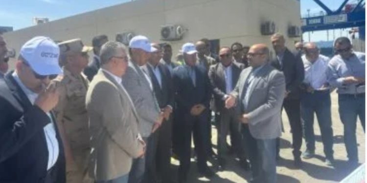 “رئيس الوزراء” يتفقد مشروعات شرق وغرب بورسعيد… ويتابع إنشاءات محطة “قناة السويس” للحاويات