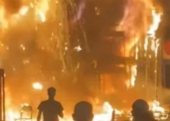 “وفاة عامل”… وإخماد حريق بمطعم في مصر الجديدة امتد لواجهة عقار