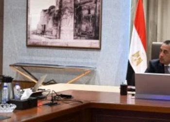 “الحكومة المصرية” تواصل جهود التحول الرقمي وتوسيع استخدام “الغاز الطبيعي” للسيارات